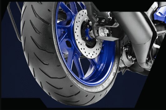 Yamaha R15 V4 Super Wide 140 mm Radial Rear Tyre
